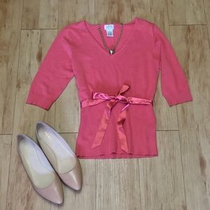 🛍V Neck Belted Sweater